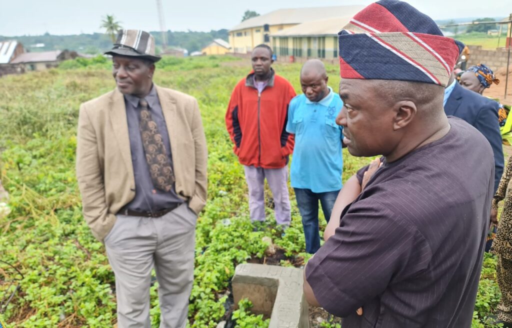 
Commissioner for Education, Prof. Adelabu, and the Executive Secretary, OYOSUBEB at St. Agnes Basic School, Iluju, that was encroached by a church.

